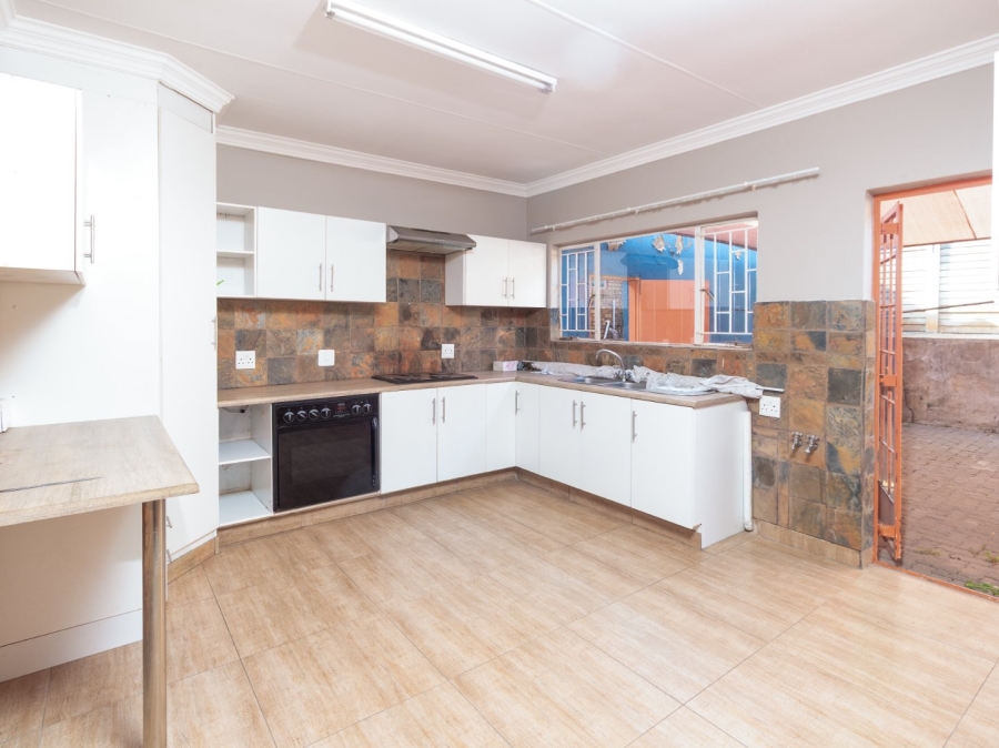 4 Bedroom Property for Sale in Ifafi North West